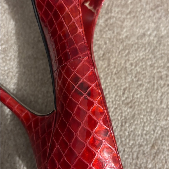Enzo Angiolini Red Textured Peep-Toe Heels - Picture 7 of 9
